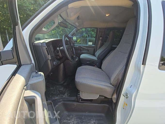 2025 Chevrolet Express 3500 Passenger Van LS 1LS 155.1" WB - miniatura 3