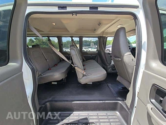 2025 Chevrolet Express 3500 Passenger Van LS 1LS 155.1" WB - miniatura 13