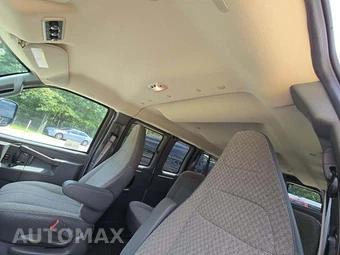 2025 Chevrolet Express 3500 Passenger Van LS 1LS 155.1" WB - miniatura 8