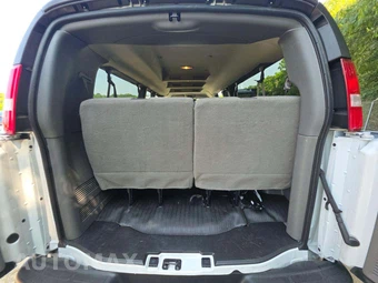 2025 Chevrolet Express 3500 Passenger Van LS 1LS 155.1" WB - miniatura 15