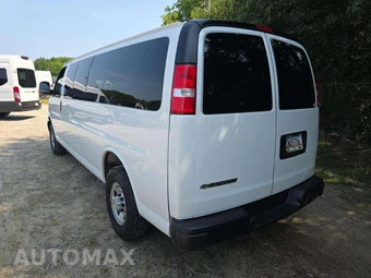 2025 Chevrolet Express 3500 Passenger Van LS 1LS 155.1" WB - miniatura 2