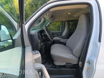 2025 Chevrolet Express 3500 Passenger Van LS 1LS 155.1" WB - miniatura 6