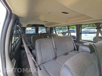 2025 Chevrolet Express 3500 Passenger Van LS 1LS 155.1" WB - miniatura 10