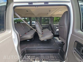2025 Chevrolet Express 3500 Passenger Van LS 1LS 155.1" WB - miniatura 13