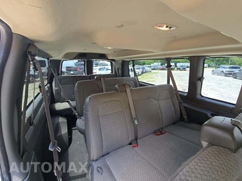 2025 Chevrolet Express 3500 Passenger Van LS 1LS 155.1" WB - miniatura 10