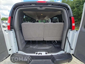 2025 Chevrolet Express 3500 Passenger Van LS 1LS 155.1" WB - miniatura 11