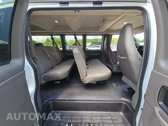2025 Chevrolet Express 3500 Passenger Van LS 1LS 155.1" WB - miniatura 13