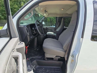 2025 Chevrolet Express 3500 Passenger Van LS 1LS 155.1" WB - miniatura 3