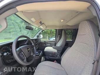2025 Chevrolet Express 3500 Passenger Van LS 1LS 155.1" WB - miniatura 8
