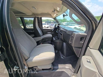 2025 Chevrolet Express 3500 Passenger Van LS 1LS 155.1" WB - miniatura 15
