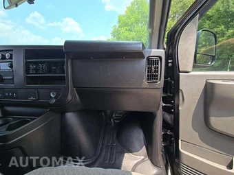 2025 Chevrolet Express 3500 Passenger Van LS 1LS 155.1" WB - miniatura 16