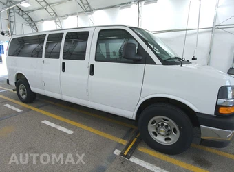 2025 Chevrolet Express 3500 Passenger Van LT 1LT 155.1" WB - miniatura 3