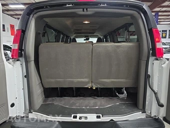 2025 Chevrolet Express 3500 Passenger Van LT 1LT 155.1" WB - miniatura 20