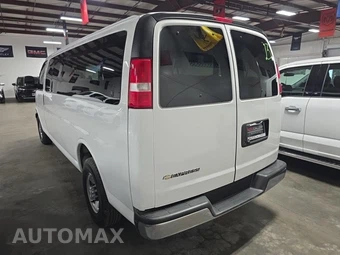 2025 Chevrolet Express 3500 Passenger Van LT 1LT 155.1" WB - miniatura 6