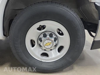 2025 Chevrolet Express 3500 Passenger Van LT 1LT 155.1" WB - miniatura 9