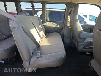 2025 Chevrolet Express 3500 Passenger Van LT 1LT 155.1" WB - miniatura 13