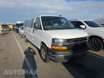 2025 Chevrolet Express 3500 Passenger Van LT 1LT 155.1" WB - miniatura 3