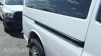 2025 Chevrolet Express 3500 Passenger Van LT 1LT 155.1" WB - miniatura 22