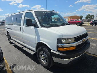 2025 Chevrolet Express 3500 Passenger Van LT 1LT 155.1" WB - miniatura 3