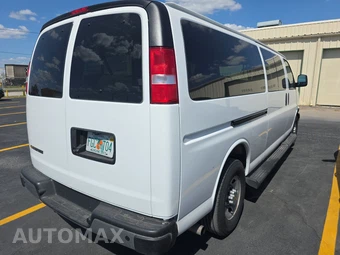 2025 Chevrolet Express 3500 Passenger Van LT 1LT 155.1" WB - miniatura 4