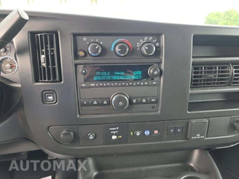 2025 Chevrolet Express 3500 Passenger Van LT 1LT 155.1" WB - miniatura 10