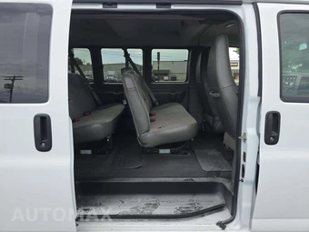 2025 Chevrolet Express 3500 Passenger Van LT 1LT 155.1" WB - miniatura 16