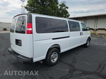 2025 Chevrolet Express 3500 Passenger Van LT 1LT 155.1" WB - miniatura 3