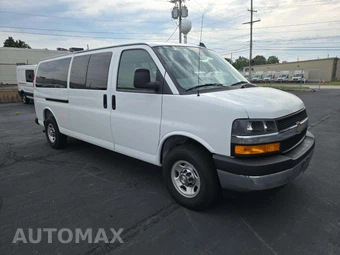 2025 Chevrolet Express 3500 Passenger Van LT 1LT 155.1" WB - miniatura 4