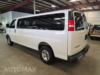 2025 Chevrolet Express 3500 Passenger Van LT 1LT 155.1" WB - miniatura 2