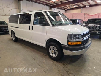 2025 Chevrolet Express 3500 Passenger Van LT 1LT 155.1" WB - miniatura 4