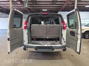 2025 Chevrolet Express 3500 Passenger Van LT 1LT 155.1" WB - miniatura 14