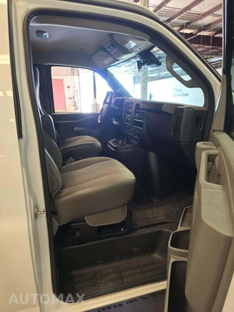 2025 Chevrolet Express 3500 Passenger Van LT 1LT 155.1" WB - miniatura 18