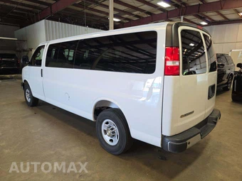 2025 Chevrolet Express 3500 Passenger Van LT 1LT 155.1" WB - miniatura 2