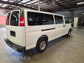 2025 Chevrolet Express 3500 Passenger Van LT 1LT 155.1" WB - miniatura 3