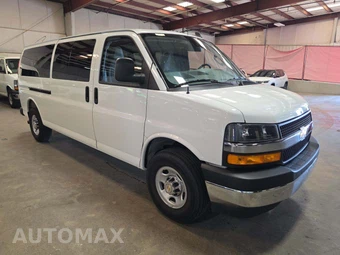 2025 Chevrolet Express 3500 Passenger Van LT 1LT 155.1" WB - miniatura 4