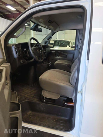 2025 Chevrolet Express 3500 Passenger Van LT 1LT 155.1" WB - miniatura 6