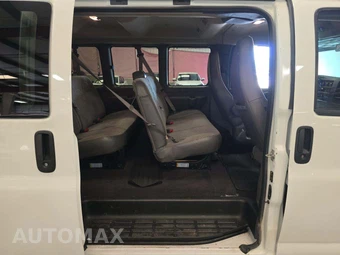 2025 Chevrolet Express 3500 Passenger Van LT 1LT 155.1" WB - miniatura 16