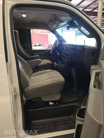 2025 Chevrolet Express 3500 Passenger Van LT 1LT 155.1" WB - miniatura 18