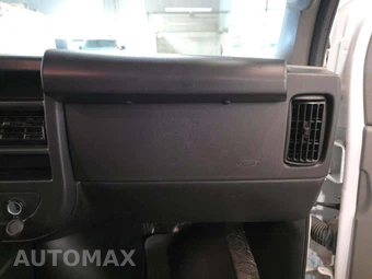 2025 Chevrolet Express 3500 Passenger Van LT 1LT 155.1" WB - miniatura 19