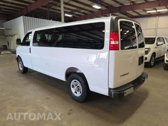 2025 Chevrolet Express 3500 Passenger Van LT 1LT 155.1" WB - miniatura 2