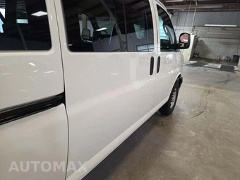 2025 Chevrolet Express 3500 Passenger Van LT 1LT 155.1" WB - miniatura 21