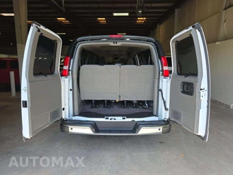 2025 Chevrolet Express 3500 Passenger Van LT 1LT 155.1" WB - miniatura 14