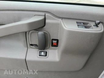 2025 Chevrolet Express 3500 Passenger Van LT 1LT 155.1" WB - miniatura 13