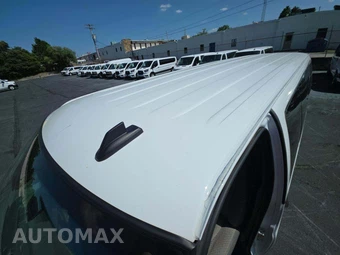 2025 Chevrolet Express 3500 Passenger Van LT 1LT 155.1" WB - miniatura 12