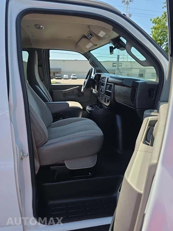 2025 Chevrolet Express 3500 Passenger Van LT 1LT 155.1" WB - miniatura 18