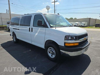 2025 Chevrolet Express 3500 Passenger Van LT 1LT 155.1" WB - miniatura 4