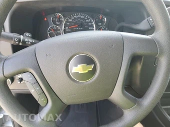 2025 Chevrolet Express 3500 Passenger Van LT 1LT 155.1" WB - miniatura 12