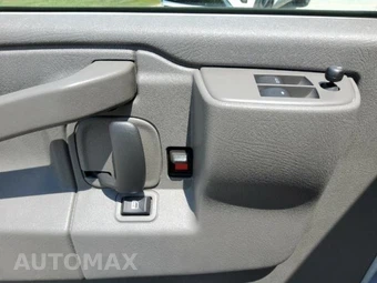 2025 Chevrolet Express 3500 Passenger Van LT 1LT 155.1" WB - miniatura 13