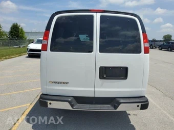 2025 Chevrolet Express 3500 Passenger Van LT 1LT 155.1" WB - miniatura 4