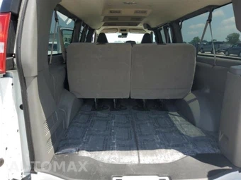 2025 Chevrolet Express 3500 Passenger Van LT 1LT 155.1" WB - miniatura 6